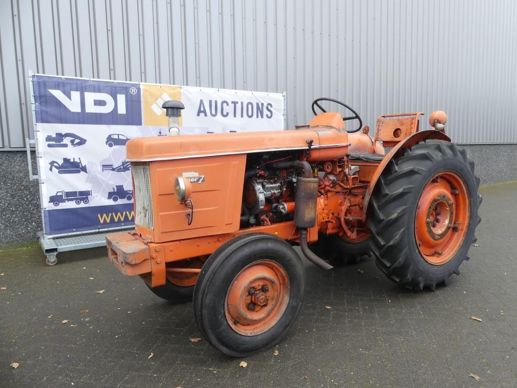 Renault Super 7 Vineyard - Tracteur agricole: photos 1 Renault Super 7 Vineyard - Tracteur agricole: photos 1