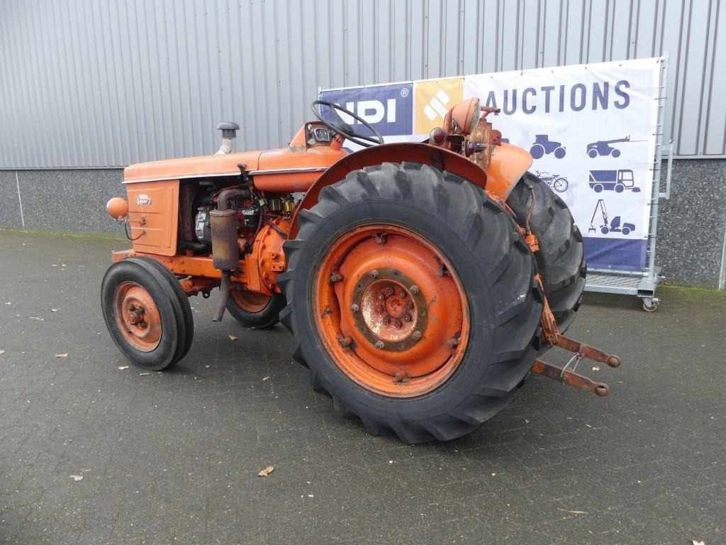 Renault Super 7 Vineyard - Tracteur agricole: photos 3 Renault Super 7 Vineyard - Tracteur agricole: photos 3