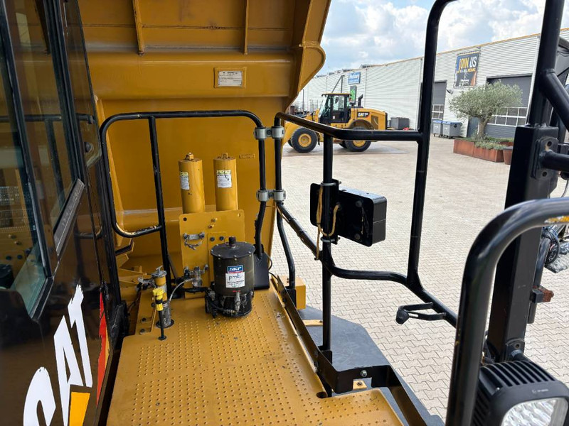 Tombereau rigide Cat 772G: photos 17