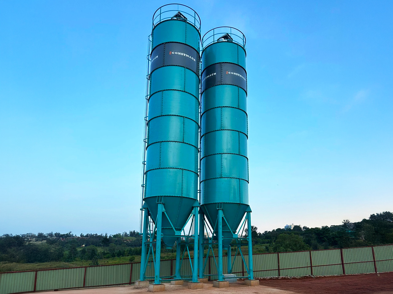 Constmach 100 Ton Capacity Cement Silo - Silo à ciment: photos 2 Constmach 100 Ton Capacity Cement Silo - Silo à ciment: photos 2