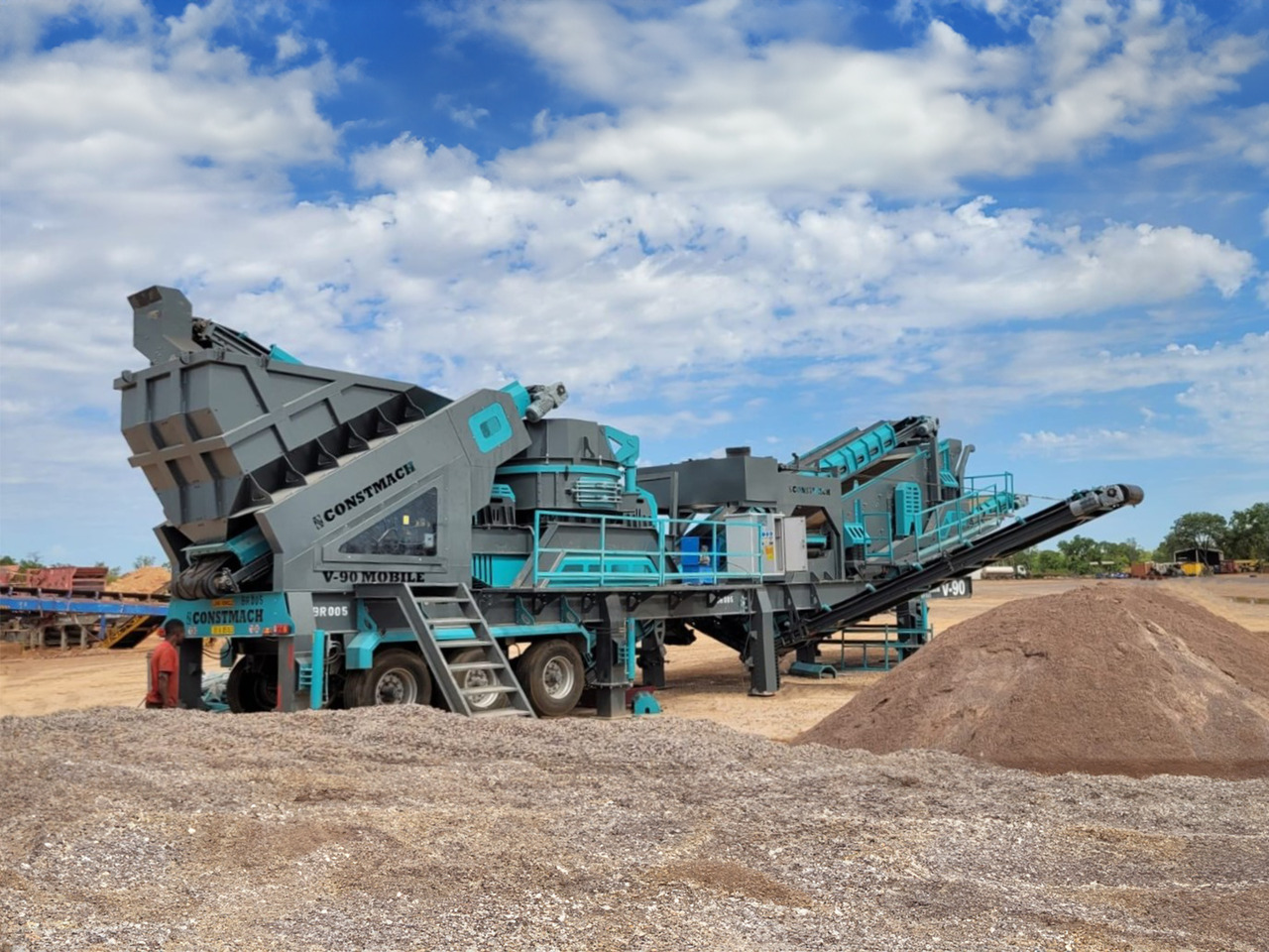 Constmach Mobiler Prallbrecher mit vertikaler Welle und einer Kapazität von 250 t/h - Concasseur mobile: photos 2 Constmach Mobiler Prallbrecher mit vertikaler Welle und einer Kapazität von 250 t/h - Concasseur mobile: photos 2