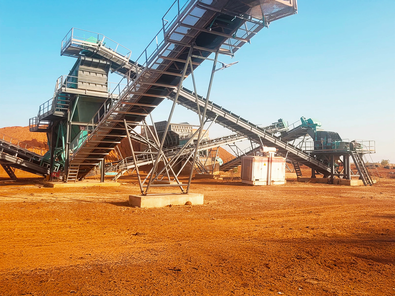Constmach Stationary Stone Crushing and Screening Plant 50 to 1,000 TPH - Concasseur: photos 3 Constmach Stationary Stone Crushing and Screening Plant 50 to 1,000 TPH - Concasseur: photos 3
