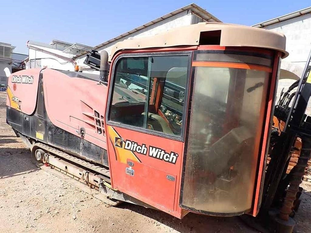 Ditch Witch JT30AT - Foreuse: photos 1 Ditch Witch JT30AT - Foreuse: photos 1