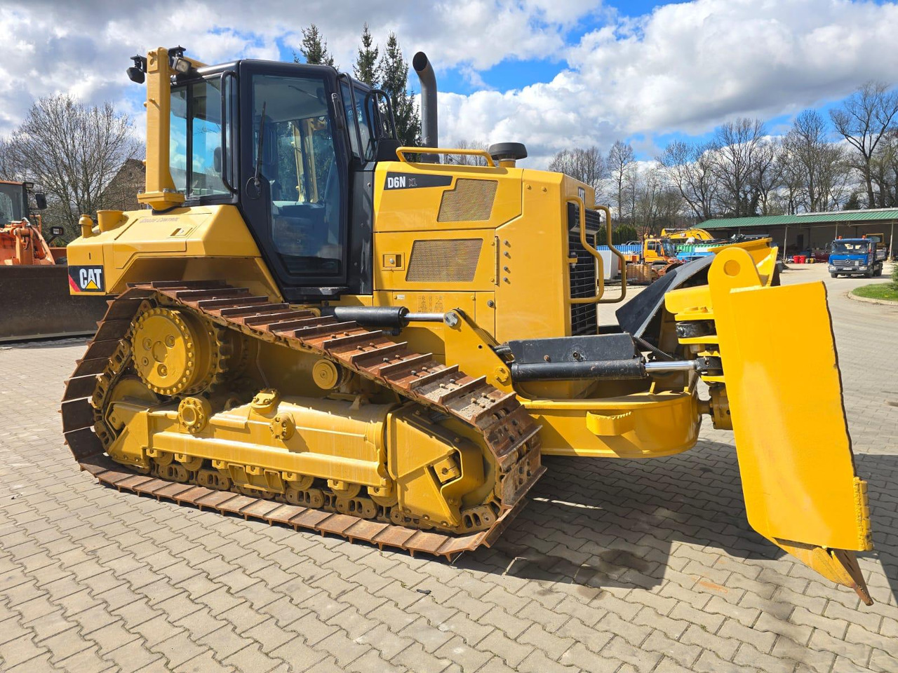 CATERPILLAR D 6 N XL - Bulldozer: photos 5 CATERPILLAR D 6 N XL - Bulldozer: photos 5