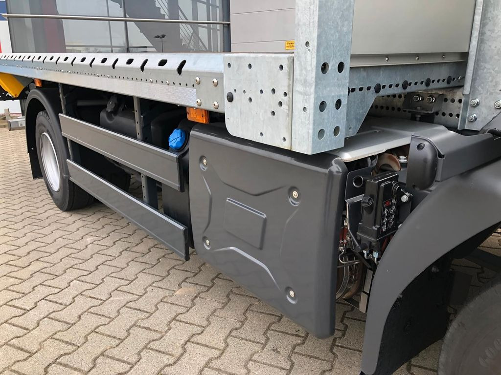 Renault D 10.210 Klima*PTO*Motor Bremse*Blatt Federung Renault D10.210 Klima*2PTO*Motor Bremse*Blatt*Auch Miete - Camion plateau: photos 5 Renault D 10.210 Klima*PTO*Motor Bremse*Blatt Federung Renault D10.210 Klima*2PTO*Motor Bremse*Blatt*Auch Miete - Camion plateau: photos 5