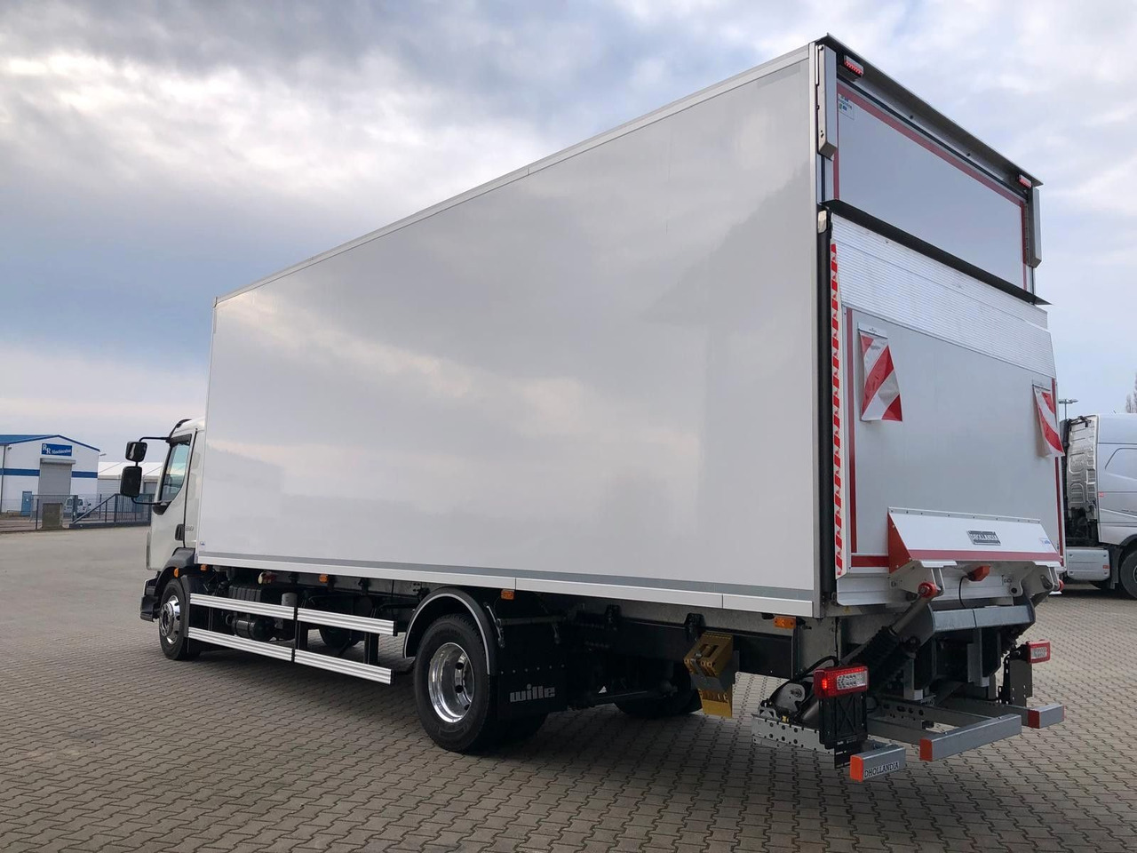 Volvo FL16.280  VollLuft*LBW *Carrier Supra850*a.Miete - Camion frigorifique: photos 3 Volvo FL16.280  VollLuft*LBW *Carrier Supra850*a.Miete - Camion frigorifique: photos 3
