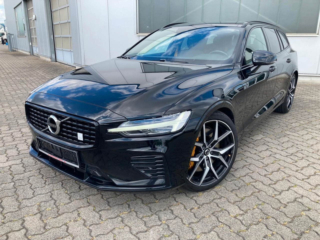 Volvo V60 T8 Polestar Engineered Plug-In Hybrid AWD - Voiture: photos 1 Volvo V60 T8 Polestar Engineered Plug-In Hybrid AWD - Voiture: photos 1
