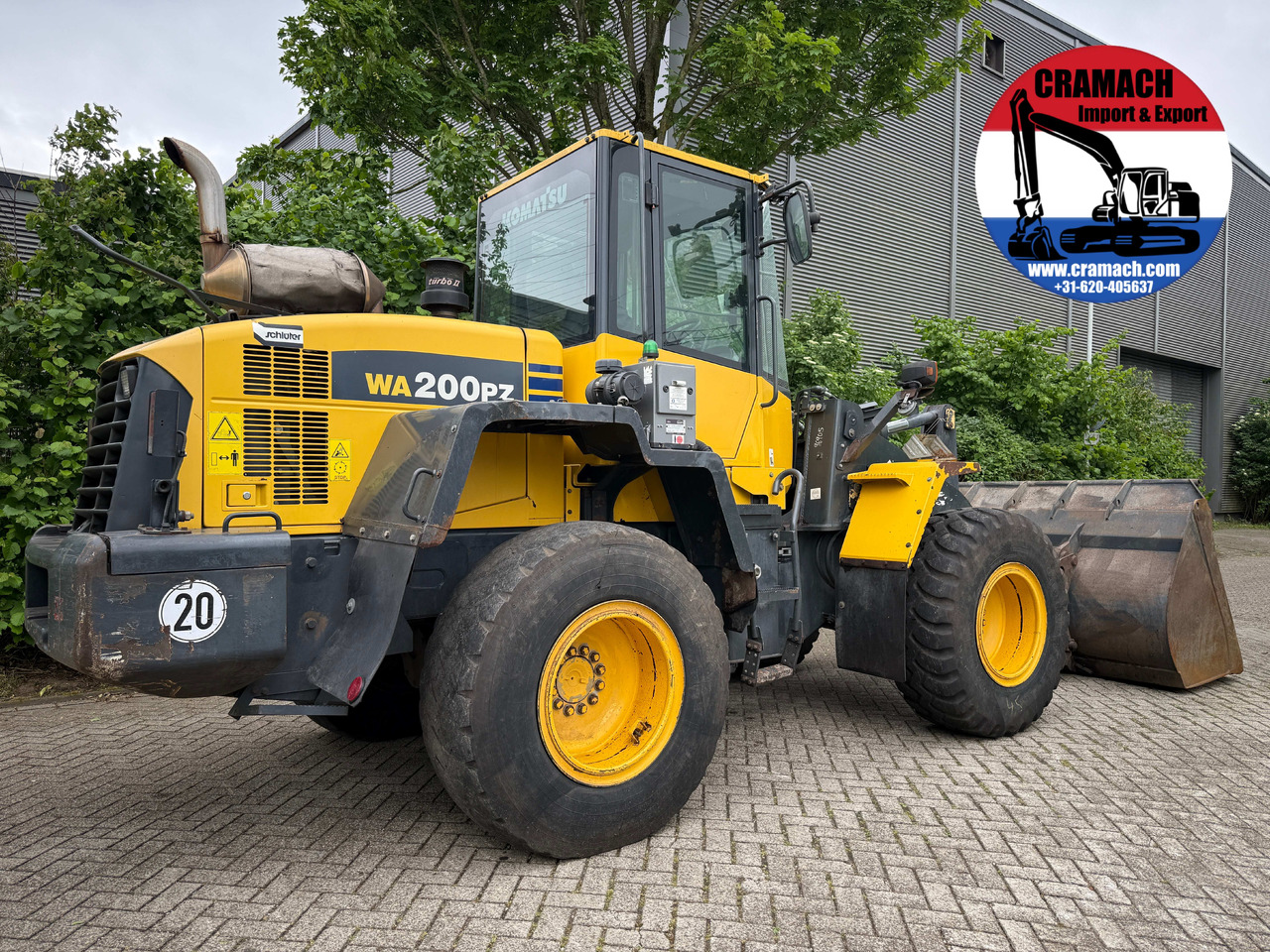 KOMATSU WA200PZ-6 - Chargeuse sur pneus: photos 1 KOMATSU WA200PZ-6 - Chargeuse sur pneus: photos 1