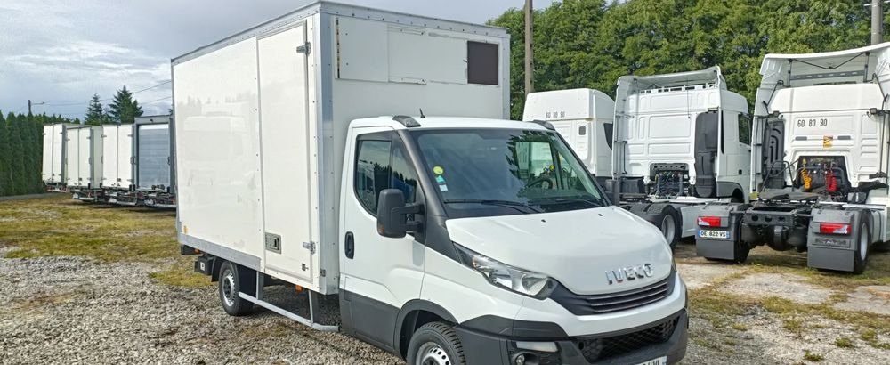 Iveco Daily 35S16 - Fourgon grand volume: photos 1 Iveco Daily 35S16 - Fourgon grand volume: photos 1