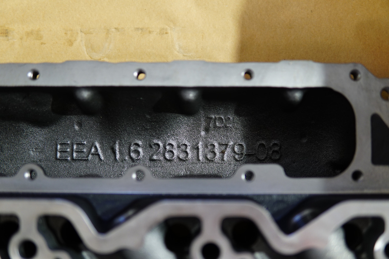 FPT ZYLINDERKOPF 2831279 TECTOR 6 F4AE0681 IVECO EUROCARGO Ø 102 MM - Culasse pour Camion: photos 2 FPT ZYLINDERKOPF 2831279 TECTOR 6 F4AE0681 IVECO EUROCARGO Ø 102 MM - Culasse pour Camion: photos 2