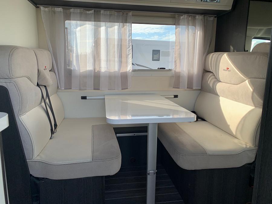 Roller Team KRONOS 295M, 6 Seats, FORD - Camping-car capucine: photos 5 Roller Team KRONOS 295M, 6 Seats, FORD - Camping-car capucine: photos 5