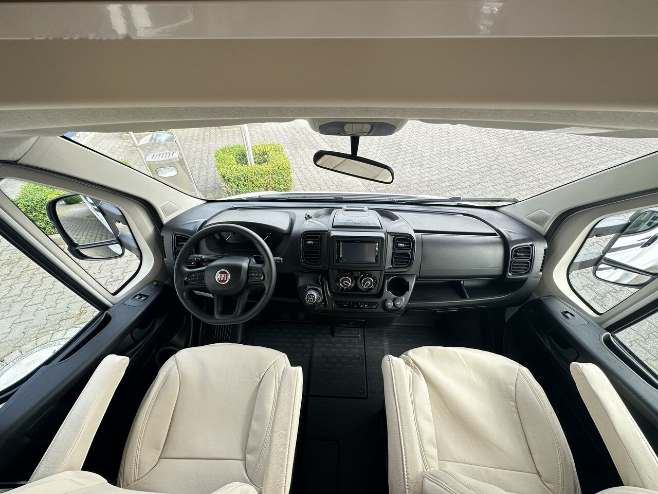 XGO Dynamic 35G, Peugeot Boxer 140HP, 6 seats (2024, in stock) - Camping-car capucine: photos 4 XGO Dynamic 35G, Peugeot Boxer 140HP, 6 seats (2024, in stock) - Camping-car capucine: photos 4