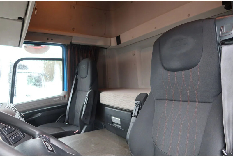 DAF CF 410 Bakwagen+Trailer met klep 2.000 kg. 6 Stuks in voorraad. Price 49.500,-- euro netto. - Camion fourgon: photos 5 DAF CF 410 Bakwagen+Trailer met klep 2.000 kg. 6 Stuks in voorraad. Price 49.500,-- euro netto. - Camion fourgon: photos 5
