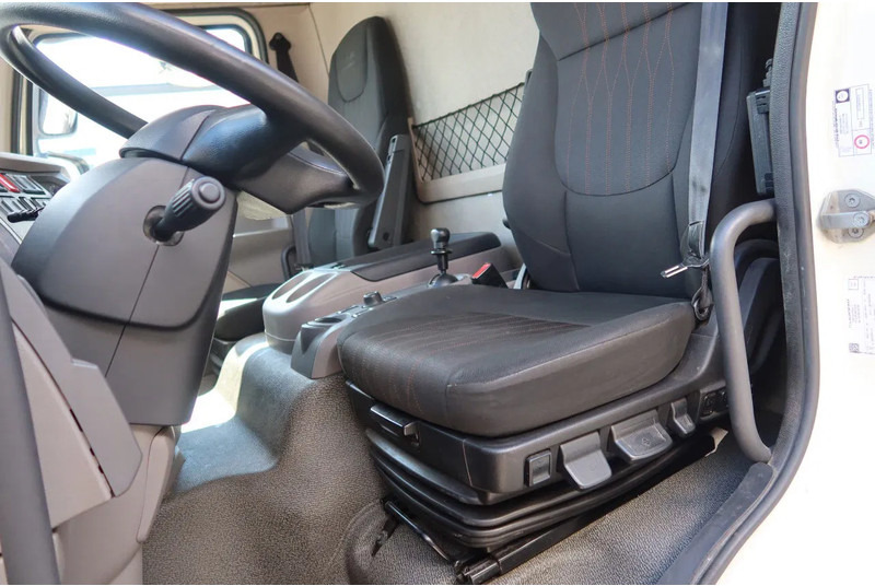 DAF LF 230 Bak+Klep Dhollandia 1500 kg Euro 6 - Camion fourgon: photos 5 DAF LF 230 Bak+Klep Dhollandia 1500 kg Euro 6 - Camion fourgon: photos 5