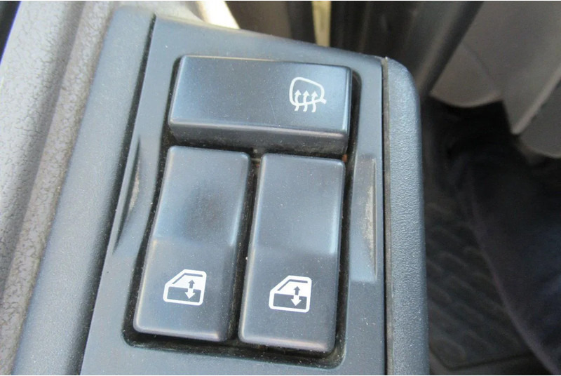 Camion à rideaux coulissants DAF LF 250 250 bak + klep + schuifzeil E6: photos 6 Camion à rideaux coulissants DAF LF 250 250 bak + klep + schuifzeil E6: photos 6