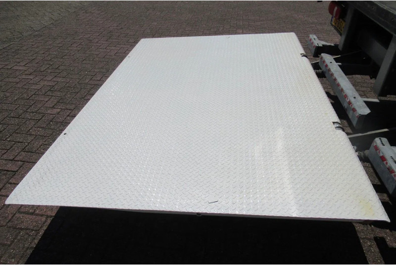 Camion à rideaux coulissants DAF LF 250 250 bak + klep + schuifzeil E6: photos 11 Camion à rideaux coulissants DAF LF 250 250 bak + klep + schuifzeil E6: photos 11