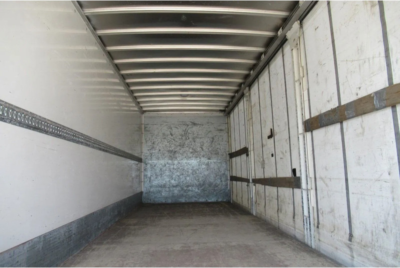 Camion à rideaux coulissants DAF LF 250 250 bak + klep + schuifzeil E6: photos 12 Camion à rideaux coulissants DAF LF 250 250 bak + klep + schuifzeil E6: photos 12