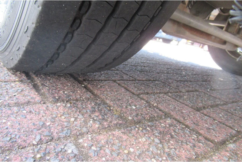 Camion à rideaux coulissants DAF LF 250 250 bak + klep + schuifzeil E6: photos 17 Camion à rideaux coulissants DAF LF 250 250 bak + klep + schuifzeil E6: photos 17