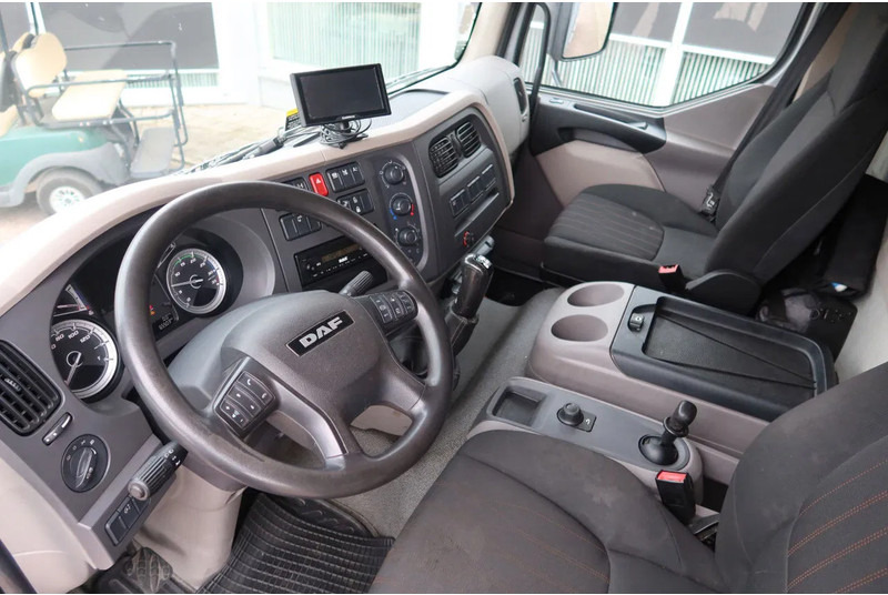 DAF LF 260 FA Openwagen + Kraan Fassi F85 B023+ Radio controle - Camion plateau: photos 4 DAF LF 260 FA Openwagen + Kraan Fassi F85 B023+ Radio controle - Camion plateau: photos 4