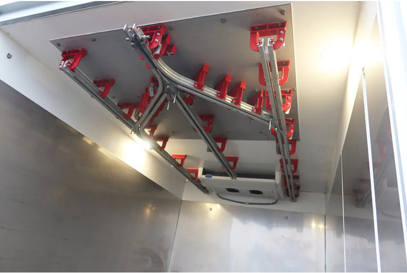 Iveco Daily 70 Daily 70 C 21 Hi-Matic Meat Hooks! Vlees Hangwerk! - Camion frigorifique: photos 4 Iveco Daily 70 Daily 70 C 21 Hi-Matic Meat Hooks! Vlees Hangwerk! - Camion frigorifique: photos 4