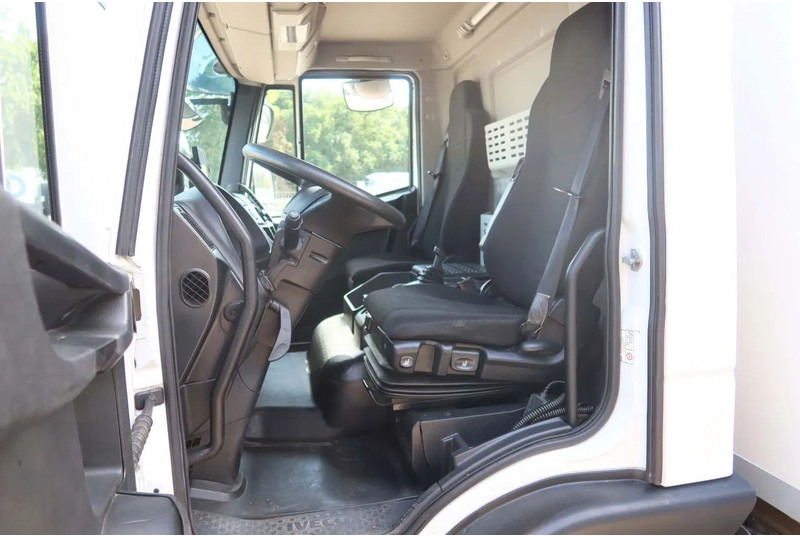 Iveco EuroCargo 120 El 210L Carrier Supra 850 MT Koel/Vries+Klep Bitemp met verplaatsbare wand - Camion frigorifique: photos 5 Iveco EuroCargo 120 El 210L Carrier Supra 850 MT Koel/Vries+Klep Bitemp met verplaatsbare wand - Camion frigorifique: photos 5