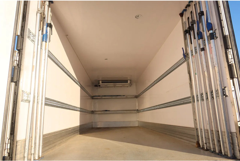 MAN TGM 18.290 Koel/ vries Thermoking UT 800 Diesel /elektrisch 2x bed - Camion frigorifique: photos 4 MAN TGM 18.290 Koel/ vries Thermoking UT 800 Diesel /elektrisch 2x bed - Camion frigorifique: photos 4