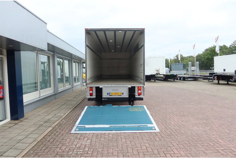 Mercedes-Benz Antos 1924 LL Bakwagen + laadklep 2500 kg - Camion fourgon: photos 4 Mercedes-Benz Antos 1924 LL Bakwagen + laadklep 2500 kg - Camion fourgon: photos 4