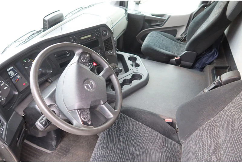 Mercedes-Benz Antos 1924 LL Bakwagen + laadklep 2500 kg - Camion fourgon: photos 5 Mercedes-Benz Antos 1924 LL Bakwagen + laadklep 2500 kg - Camion fourgon: photos 5