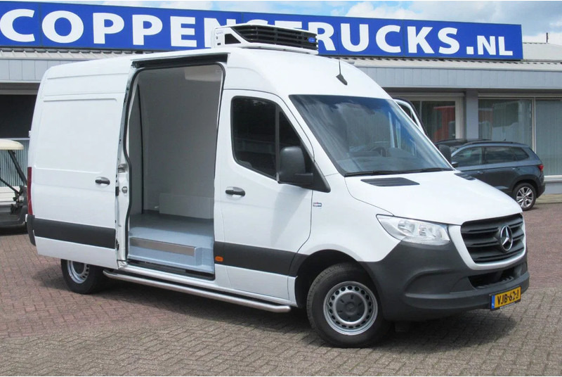 Mercedes-Benz Sprinter 316 CDI Koelen/Vriezen/ Verwarmen Carrier Xarios 350 + 220 volt nacht aansluiting - Utilitaire frigorifique: photos 2 Mercedes-Benz Sprinter 316 CDI Koelen/Vriezen/ Verwarmen Carrier Xarios 350 + 220 volt nacht aansluiting - Utilitaire frigorifique: photos 2
