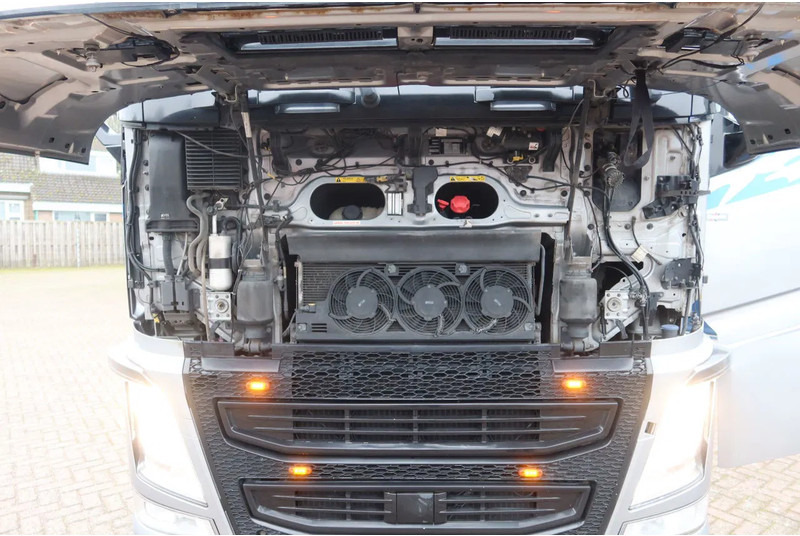 Volvo FH 540 XL Full air, Dual clutch, dynamic steering. - Tracteur routier: photos 3 Volvo FH 540 XL Full air, Dual clutch, dynamic steering. - Tracteur routier: photos 3