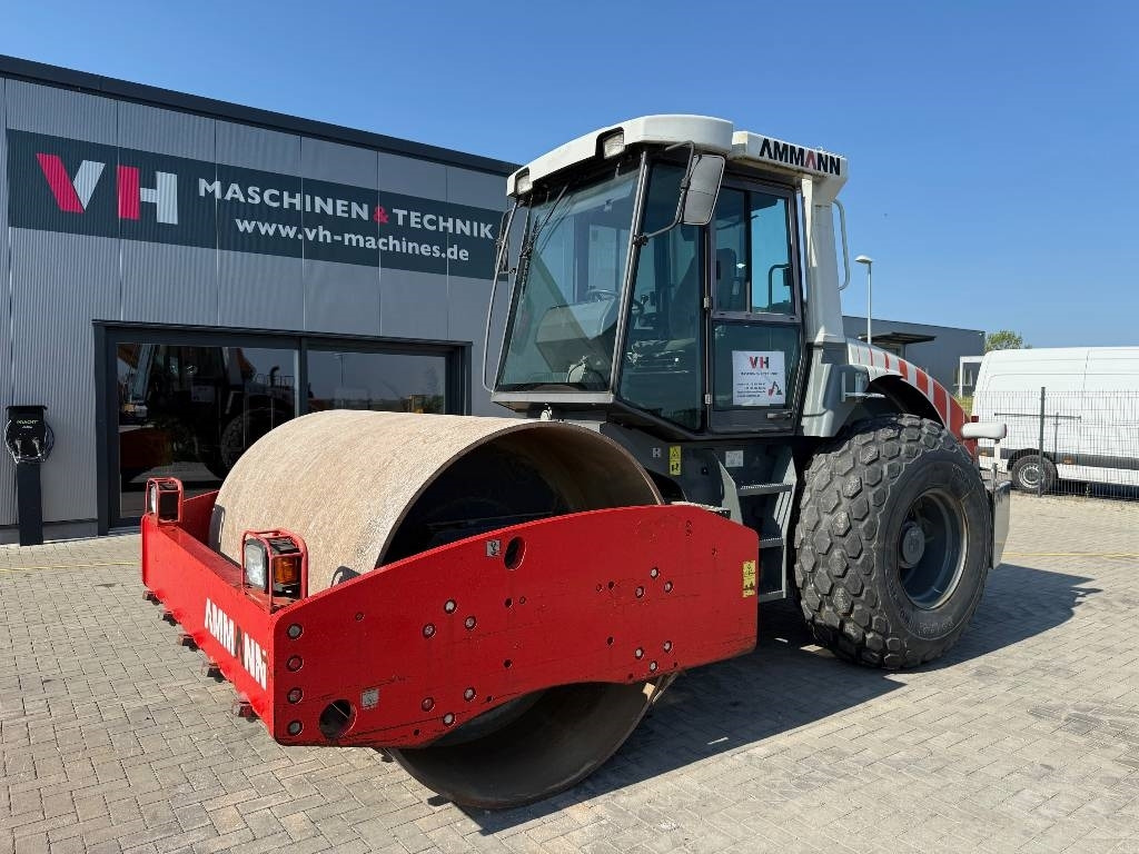 Ammann ASC 110 - Compacteur à pieds de mouton/ Monocylindre: photos 1 Ammann ASC 110 - Compacteur à pieds de mouton/ Monocylindre: photos 1