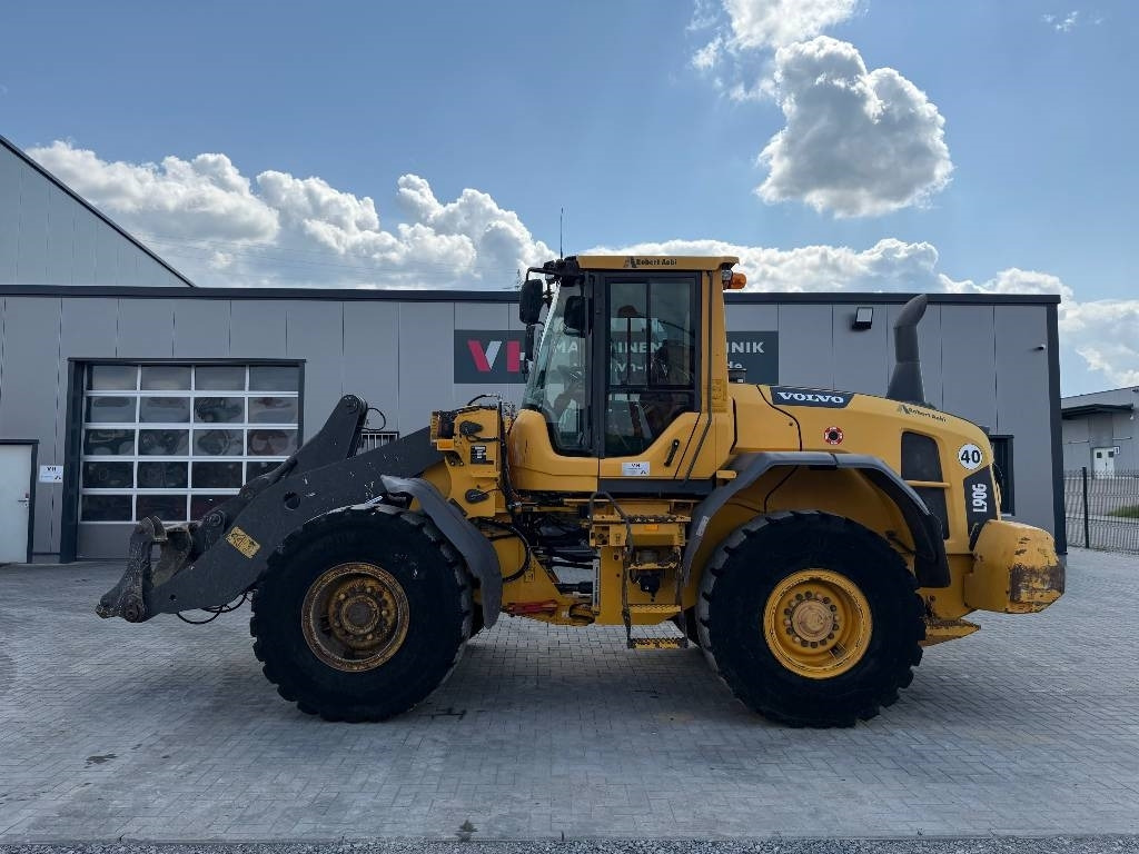 Volvo L 90 G - Chargeuse sur pneus: photos 1 Volvo L 90 G - Chargeuse sur pneus: photos 1
