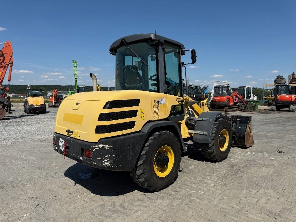 Yanmar V 80 - Chargeuse sur pneus: photos 5 Yanmar V 80 - Chargeuse sur pneus: photos 5