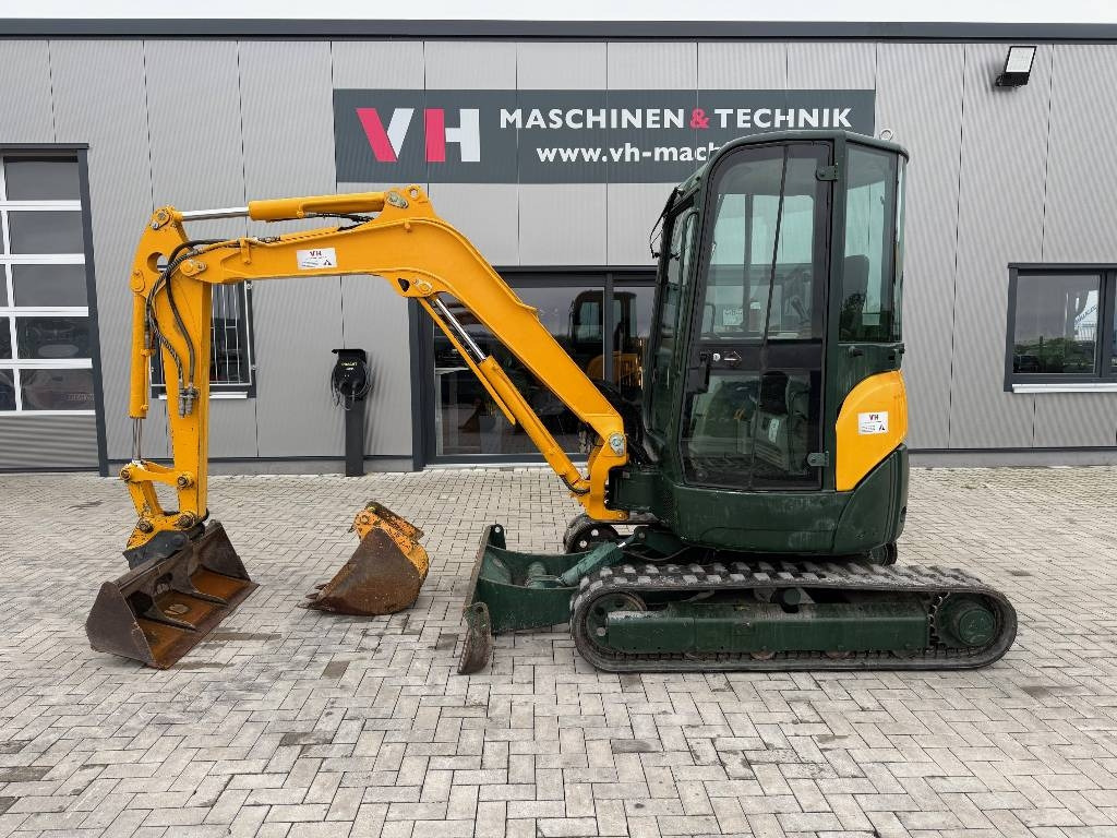 Yanmar Vio 35 - Mini pelle: photos 1 Yanmar Vio 35 - Mini pelle: photos 1