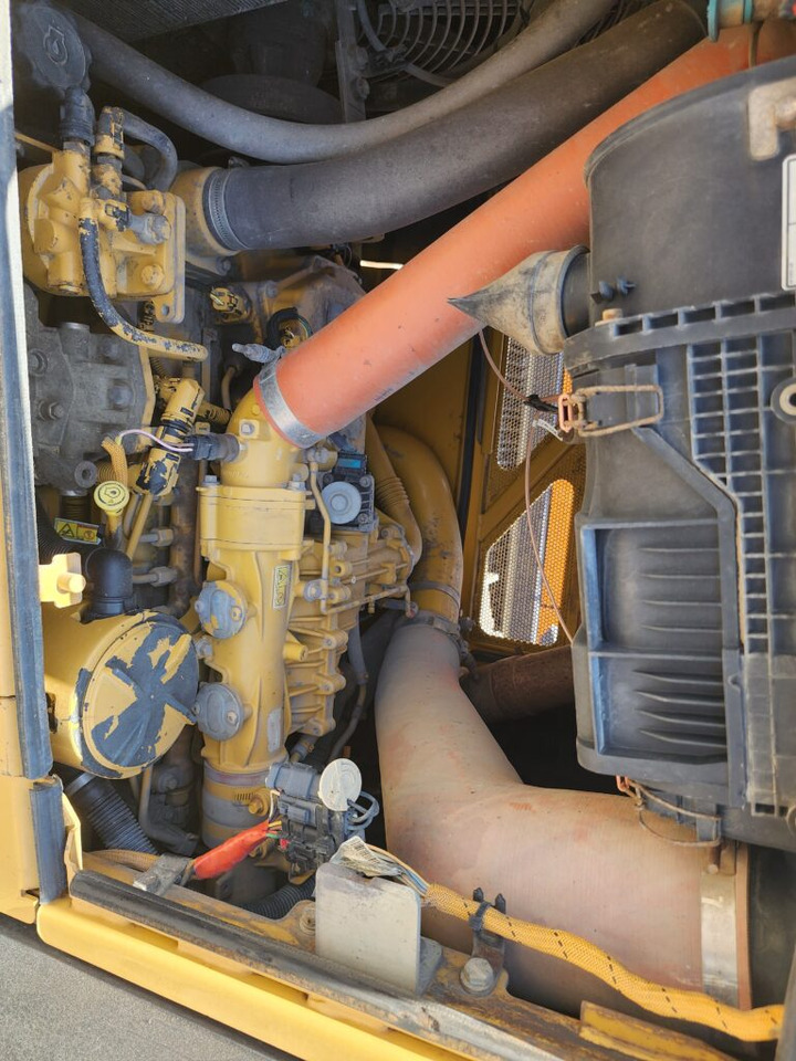 CAT D6N LGP - Bulldozer: photos 5 CAT D6N LGP - Bulldozer: photos 5