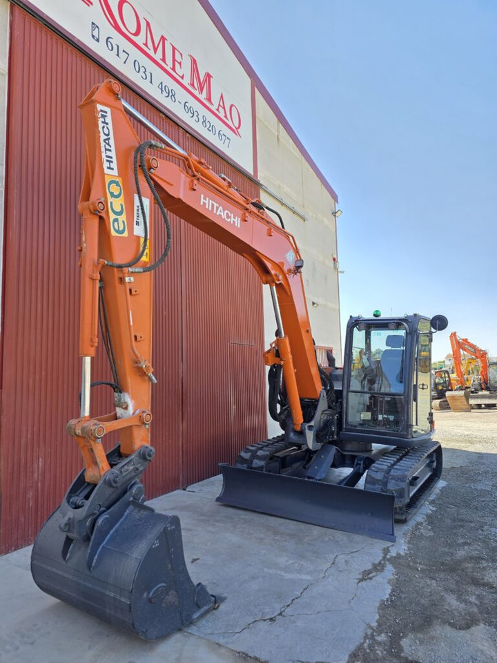 HITACHI ZX85USB-6 - Mini pelle: photos 2 HITACHI ZX85USB-6 - Mini pelle: photos 2