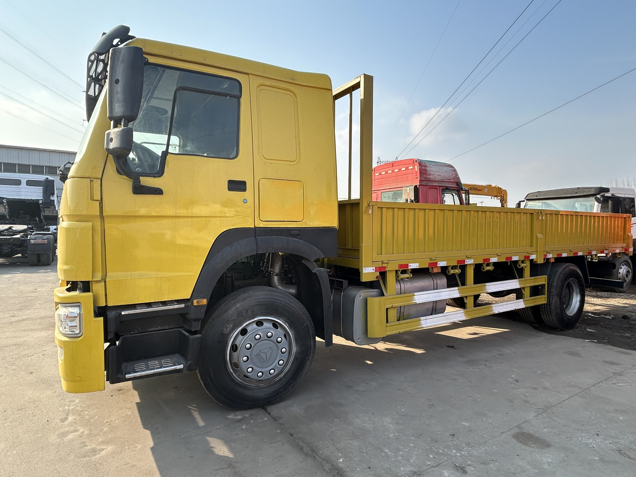 4X2 HOWO 336HP/371HP/375HP/420HP - Camion fourgon: photos 2 4X2 HOWO 336HP/371HP/375HP/420HP - Camion fourgon: photos 2
