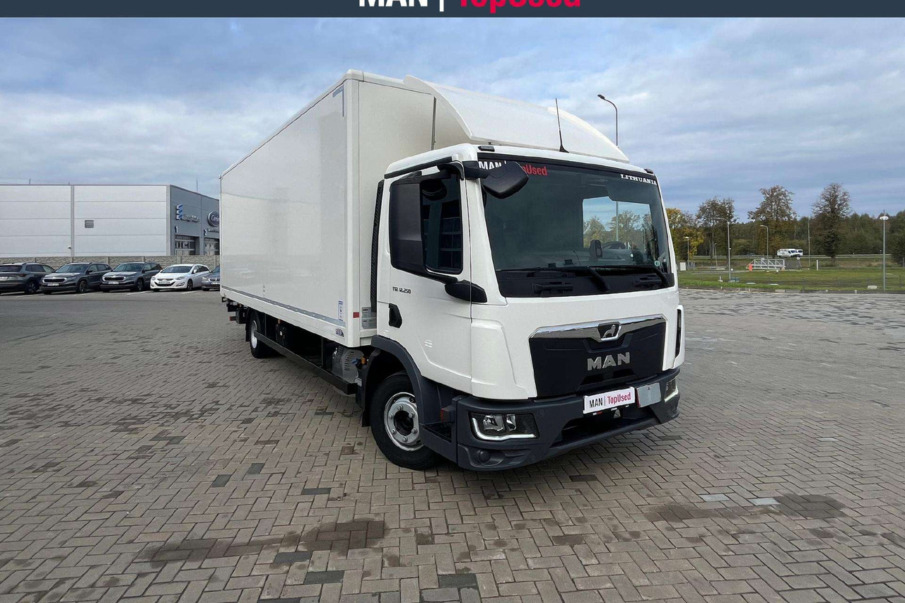 MAN 12.250 4x2 BL CH (8425) - Camion fourgon: photos 2 MAN 12.250 4x2 BL CH (8425) - Camion fourgon: photos 2