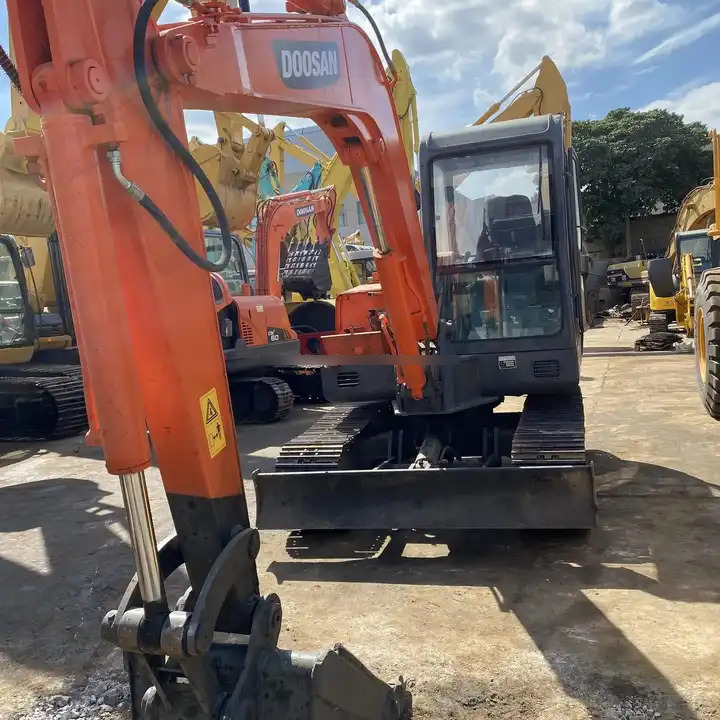 Doosan DH55-V Used Excavator Crawler Excavator Second Hand Japan Engine DH55-V Doosan Excavator in stock for sale - Mini pelle: photos 1 Doosan DH55-V Used Excavator Crawler Excavator Second Hand Japan Engine DH55-V Doosan Excavator in stock for sale - Mini pelle: photos 1