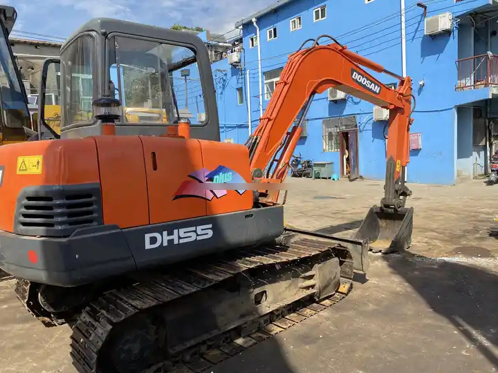 Doosan DH55-V Used Excavator Crawler Excavator Second Hand Japan Engine DH55-V Doosan Excavator in stock for sale - Mini pelle: photos 5 Doosan DH55-V Used Excavator Crawler Excavator Second Hand Japan Engine DH55-V Doosan Excavator in stock for sale - Mini pelle: photos 5
