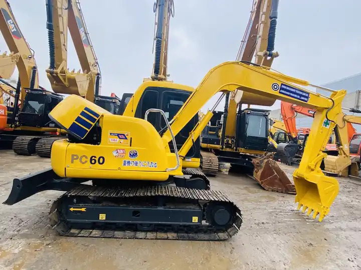 Hot sale Construction equipment Backhoe Used min excavator Komatsu PC60-7 japan hydraulic excavator PC60-7 - Pelle sur chenille: photos 5 Hot sale Construction equipment Backhoe Used min excavator Komatsu PC60-7 japan hydraulic excavator PC60-7 - Pelle sur chenille: photos 5