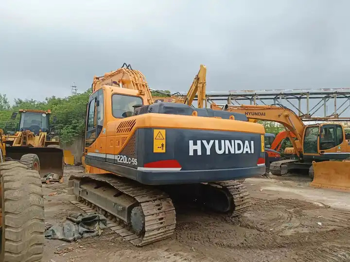 Pelle sur chenille Hyundai 220LC-9s excavator Cheap Price  Used large Excavator 22 Ton Hydraulic Digger Crawler in China: photos 6
