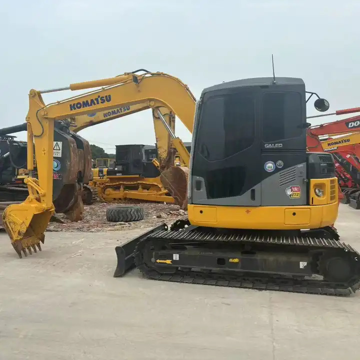 Japan Surplus Backhoe Excavator Komatsu Pc78us Pc60 Tracked Excavator With Blade Dozer For The Philippines In Shanghai - Pelle sur chenille: photos 1 Japan Surplus Backhoe Excavator Komatsu Pc78us Pc60 Tracked Excavator With Blade Dozer For The Philippines In Shanghai - Pelle sur chenille: photos 1