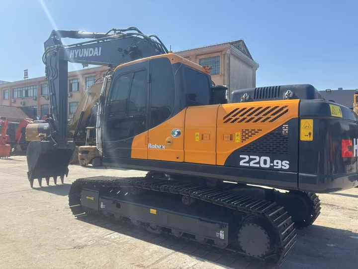 Korea 22 Ton Hyundai 220 Excavator R220LC-9s Used Hyundai Excavator 220 Used Hyundai 220-9 225LC Machine for Construction - Pelle: photos 2 Korea 22 Ton Hyundai 220 Excavator R220LC-9s Used Hyundai Excavator 220 Used Hyundai 220-9 225LC Machine for Construction - Pelle: photos 2