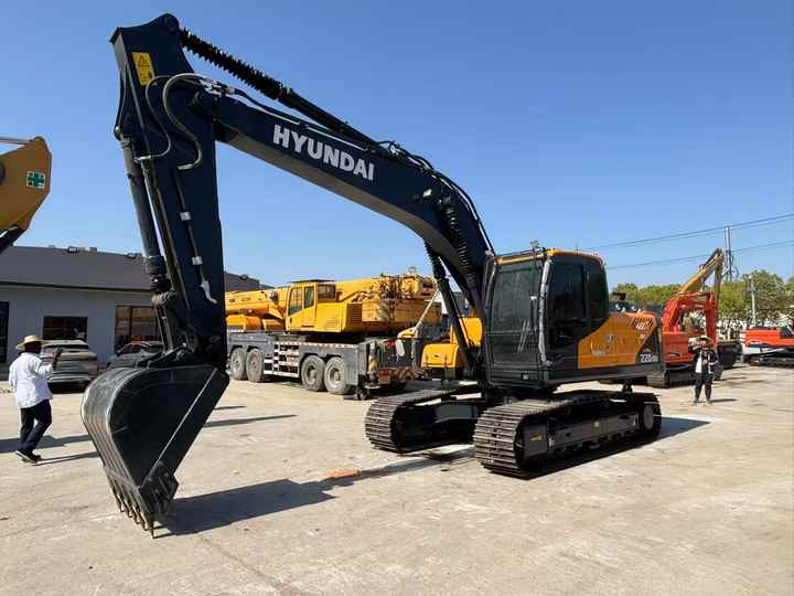 Korea Original Used Hyundai 220LC-9S Excavator Used Robex Hyundai 220 Excavator 220LC-9S Used Excavators for Sale - Pelle: photos 5 Korea Original Used Hyundai 220LC-9S Excavator Used Robex Hyundai 220 Excavator 220LC-9S Used Excavators for Sale - Pelle: photos 5