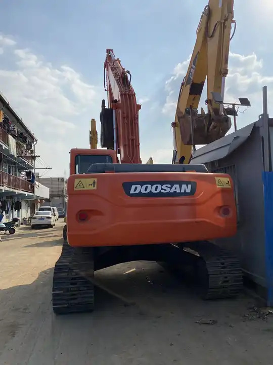 Korea Used Excavator 20ton Doosan Dx225 Dx220 Dx200 Hydraulic Crawler Second Hand Doosan 20ton 22ton Excavator - Pelle: photos 5 Korea Used Excavator 20ton Doosan Dx225 Dx220 Dx200 Hydraulic Crawler Second Hand Doosan 20ton 22ton Excavator - Pelle: photos 5