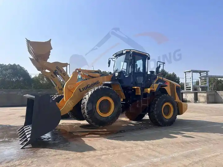 Low running hours Original LiuGong Wheel Loader 856H in Good Condition with LOW PRICE - Chargeuse sur pneus: photos 2 Low running hours Original LiuGong Wheel Loader 856H in Good Condition with LOW PRICE - Chargeuse sur pneus: photos 2