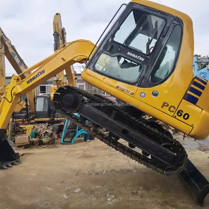 Mini High Quality Second-hand Equipment Road Construction Machinery Construction Machine Used Excavators Komatsu PC60-7 - Pelle sur chenille: photos 1 Mini High Quality Second-hand Equipment Road Construction Machinery Construction Machine Used Excavators Komatsu PC60-7 - Pelle sur chenille: photos 1