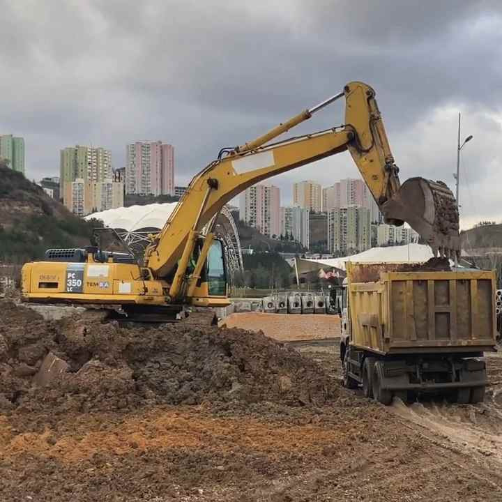 New Arrival Used Kkomatsu PC350-8 PC300-7 PC270-8 PC400-7 Hydraulic Crawler Excavator Large Sized Machines for Sale - Pelle sur chenille: photos 3 New Arrival Used Kkomatsu PC350-8 PC300-7 PC270-8 PC400-7 Hydraulic Crawler Excavator Large Sized Machines for Sale - Pelle sur chenille: photos 3