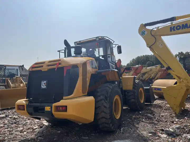Original China LiuGong Wheel Loader new arrival 856H in Good Condition with free shipping - Chargeuse sur pneus: photos 5 Original China LiuGong Wheel Loader new arrival 856H in Good Condition with free shipping - Chargeuse sur pneus: photos 5